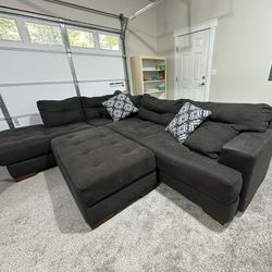 Sectional Couch With Ottoman 