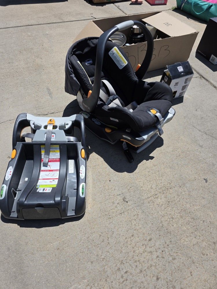Infant Car Seat With 2 Bases