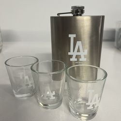 LA Dodgers Flask And Set Of 3 Shot Glasses