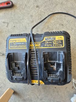 DEWALT CHARGER DUAL