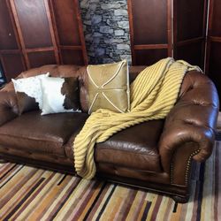 Chesterfield Sofa((worn Cushions))