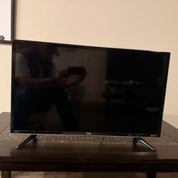 32” Roku Smart TV – Works Perfect