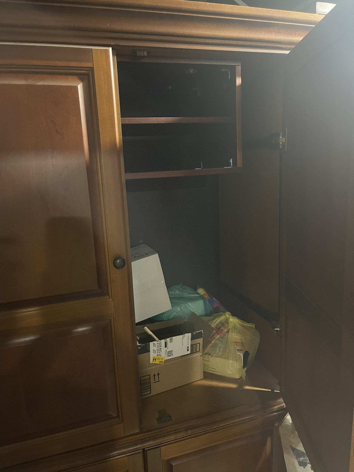 Bedroom Armoire In Good Condition 