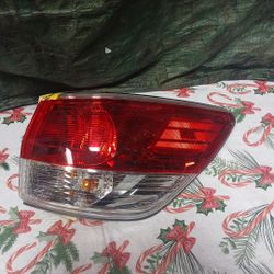 2013-16 Nissan Parthfinder Right Tail Light