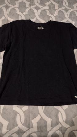 Hollister size small classic t-shirt black