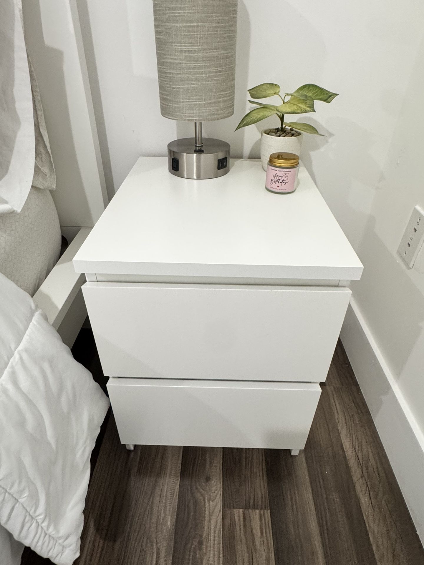 Juego 2 mesas de noche IKEA / Set of 2 IKEA Nightstands