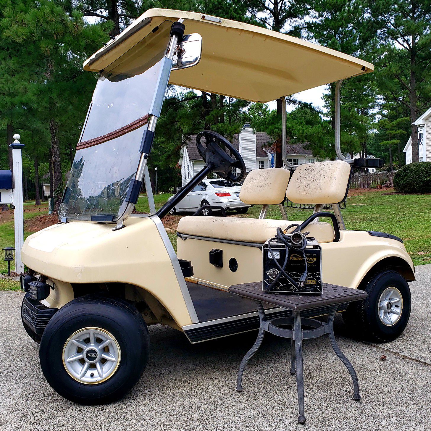 Beautiful CLUB CAR 48v Golf Cart! Fast DS Model! Just Needs Batteries!