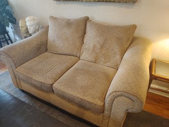 LOVE SEAT