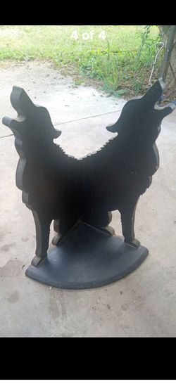 Dog sculpture