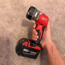 Milwaukee Hand Light 