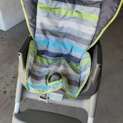 LIKE NEW HIGH CHAIR