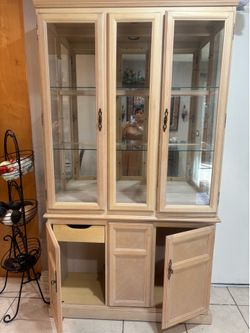 Excellent condition hutch