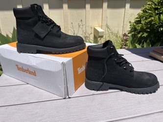 Black Timberlands Size 5.5