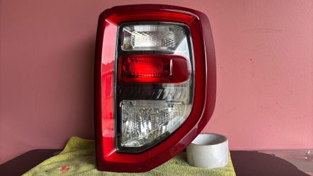 NICE! 2021-2026 FORD BRONCO SPORT RIGHT PASSANGERS LED TAILLIGHT OEM
