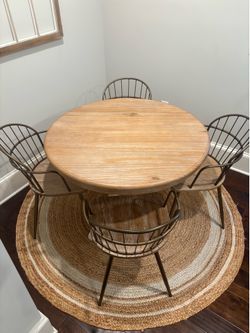 Small Kitchen Table and 4 Chairs