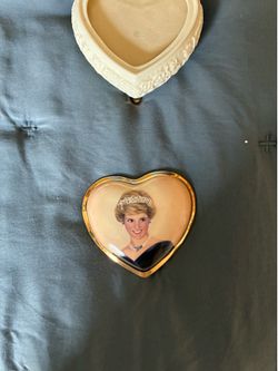 Lady Diana music boxes