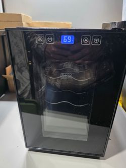 BLACK+DECKER 6 Bottle Wine Fridge, Thermoelectric Small Wine Cooler, Mini Wine Fridge with Triple Pane Clear Glass Door