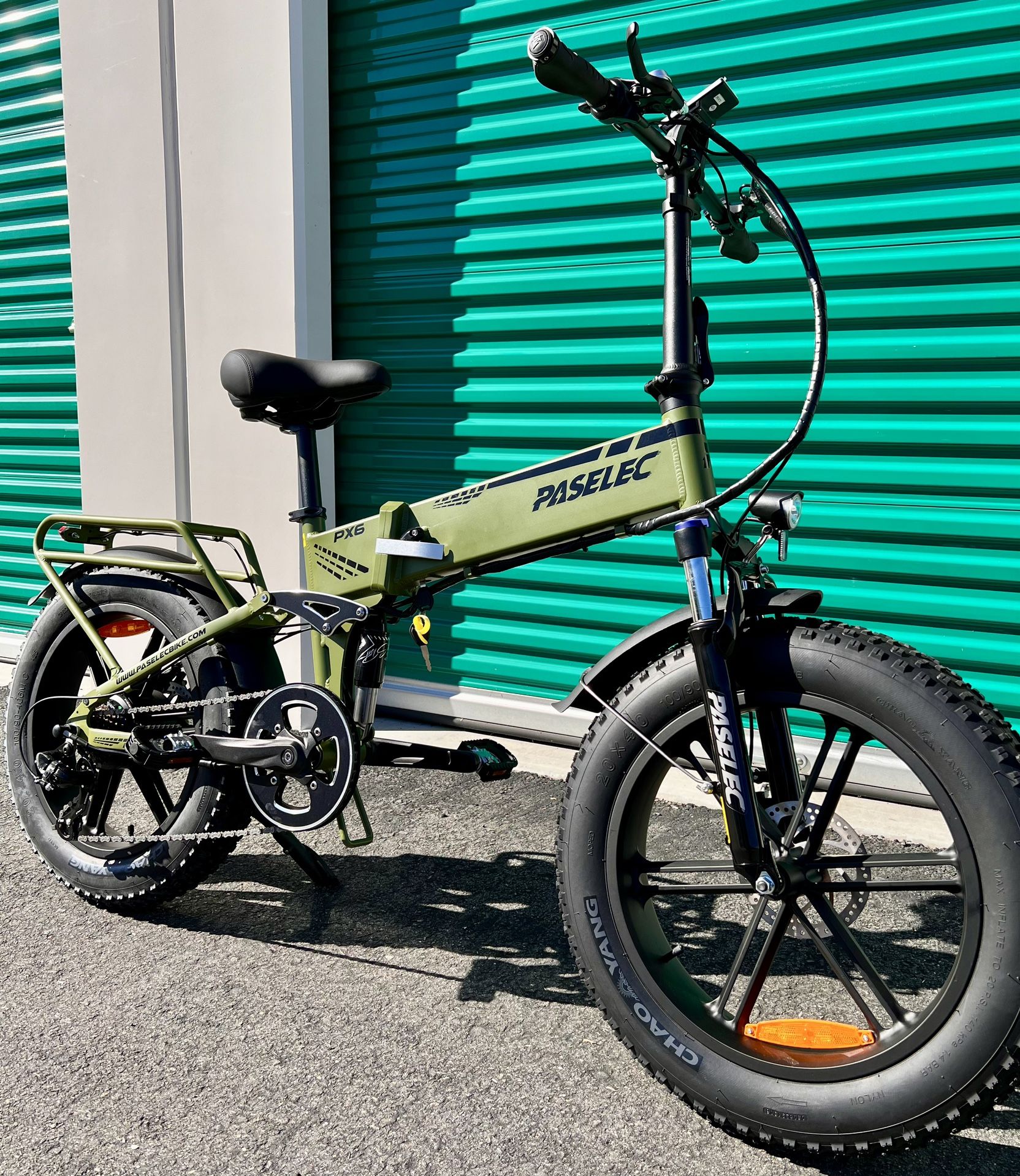 NEW ADULT SIZE 1000 Watt Electric Folding Bike, Power regen