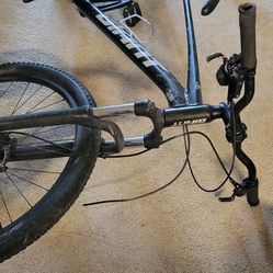Giant Talon 4 Mountain Bike