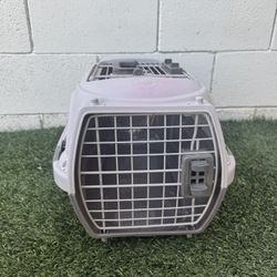 Dog or cat kennel 