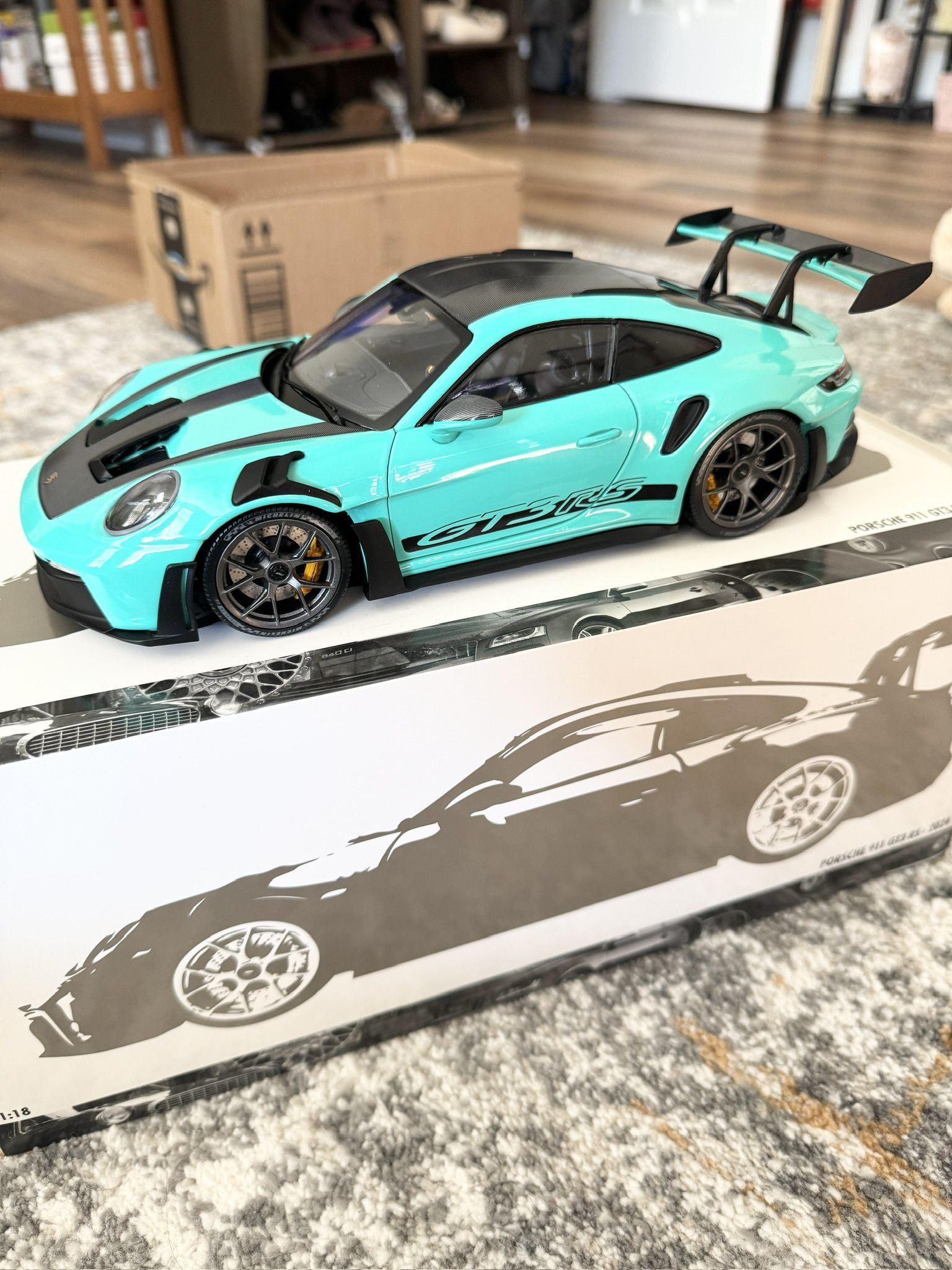 Brand New Minichamps Porsche 911 992 GT3 RS Weissach Pckg Mint Green 1:18 { Only 300 Units Made }