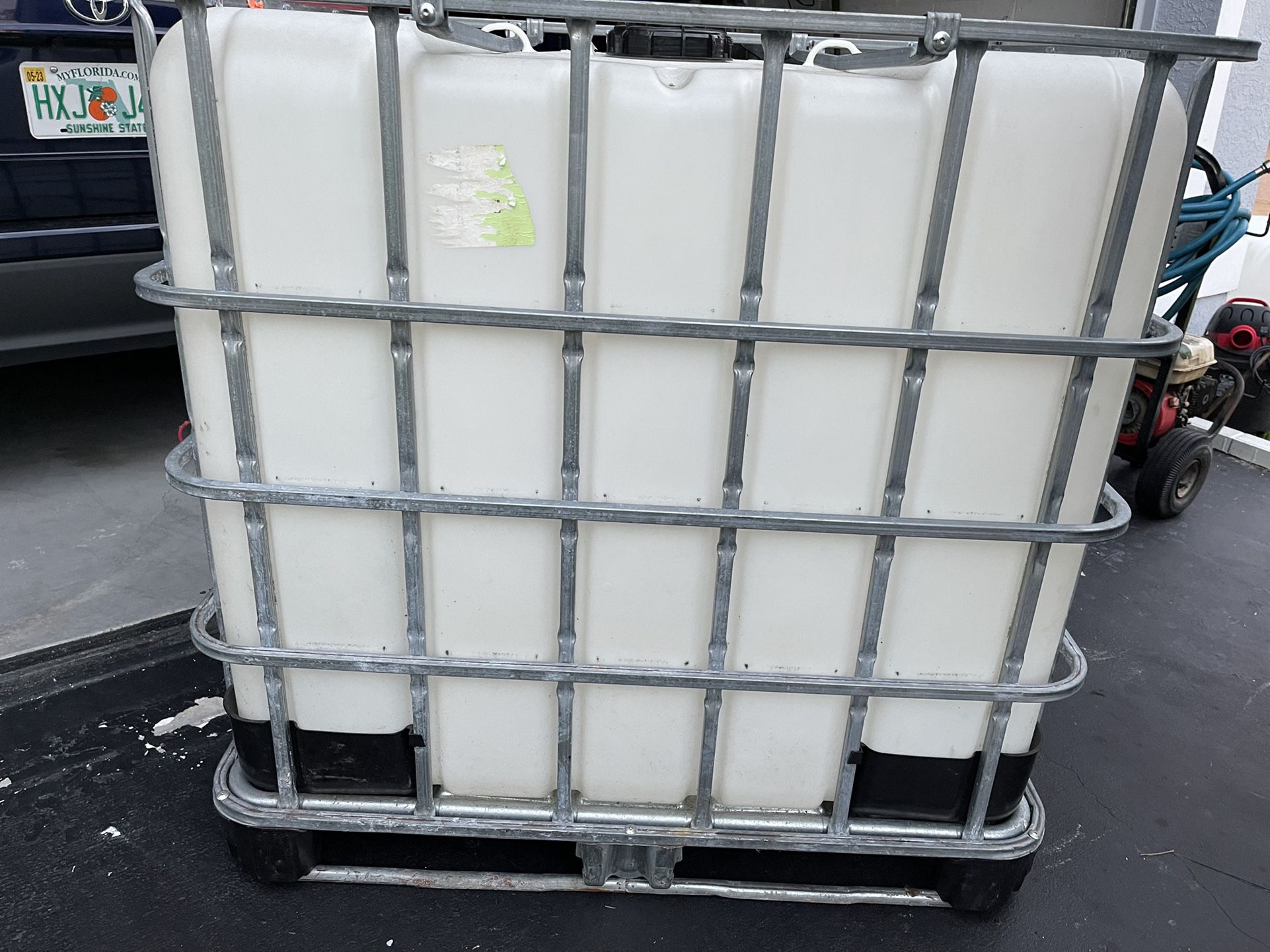 Water Tank / For Car Detailling 