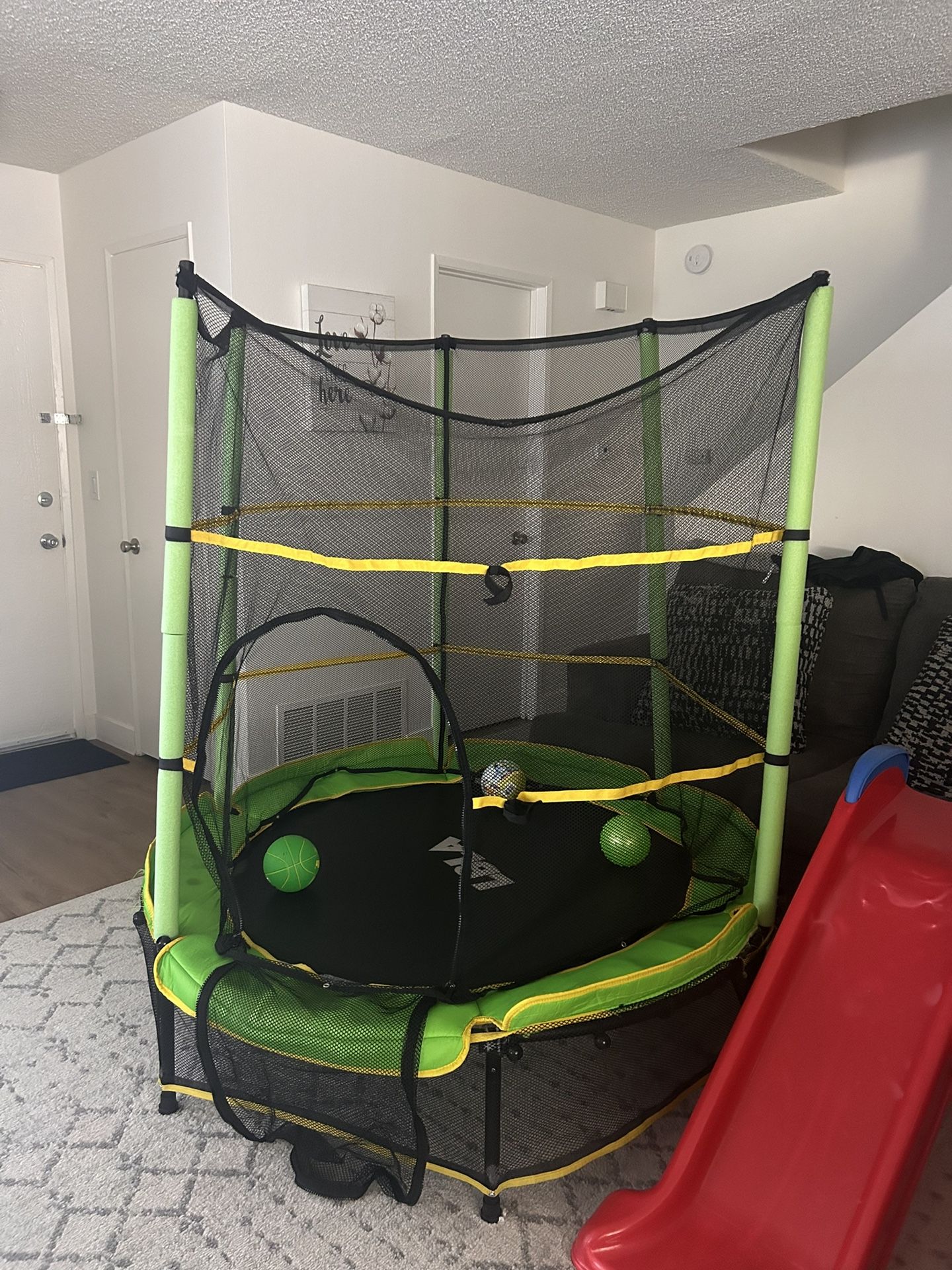 Free Trampoline Missing Pole Broke Off