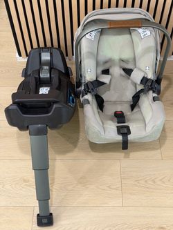 Nuna PIPA Infant Car Seat with Base