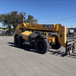 TELEHANDLER 6,000 LB 42-44 FT LIFT ROPS