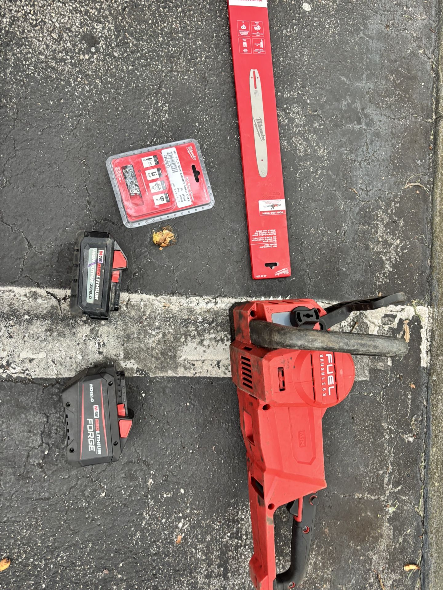 Milwaukee Chainsaw 16in 