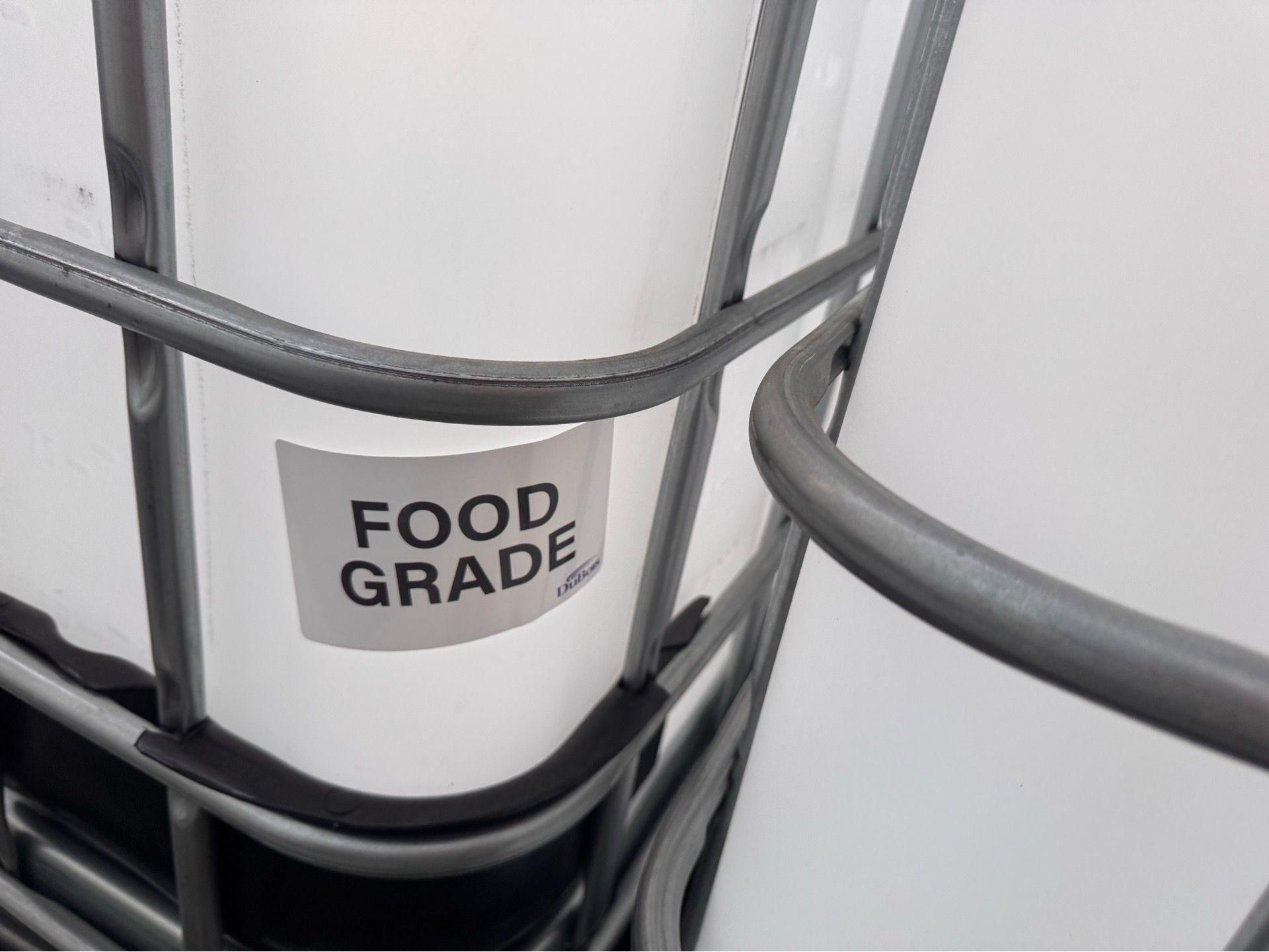 Food grade tote for sale 250/275, clean like new