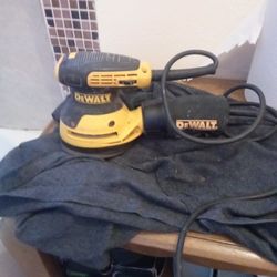 DeWalt DWE6423 Corded Random Orbit Palm Sander