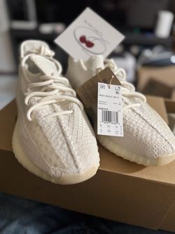 NEW YEEZY BOOST 350 V2 bone with Tags