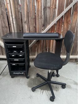 Nail table station with chair $200