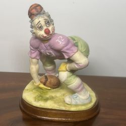 Davar Originals 7” Porcelain Clown Football Quarterback #12 RARE . Used in good condition with some cosmetic blemishes. These blemishes are in the for