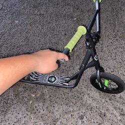 Mongoose Scooter