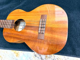 Kamaka tenor Ukulele six string … beautiful