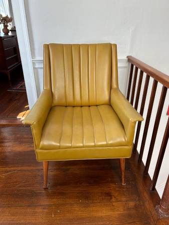 Beautiful Mid Century Modern leather Chair - $500