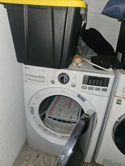L g washer and drier, set.