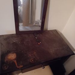 Women's Make Up Desk