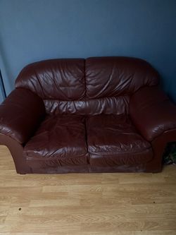 Brown Leather Loveseat — Comfortable & Great for Any Space