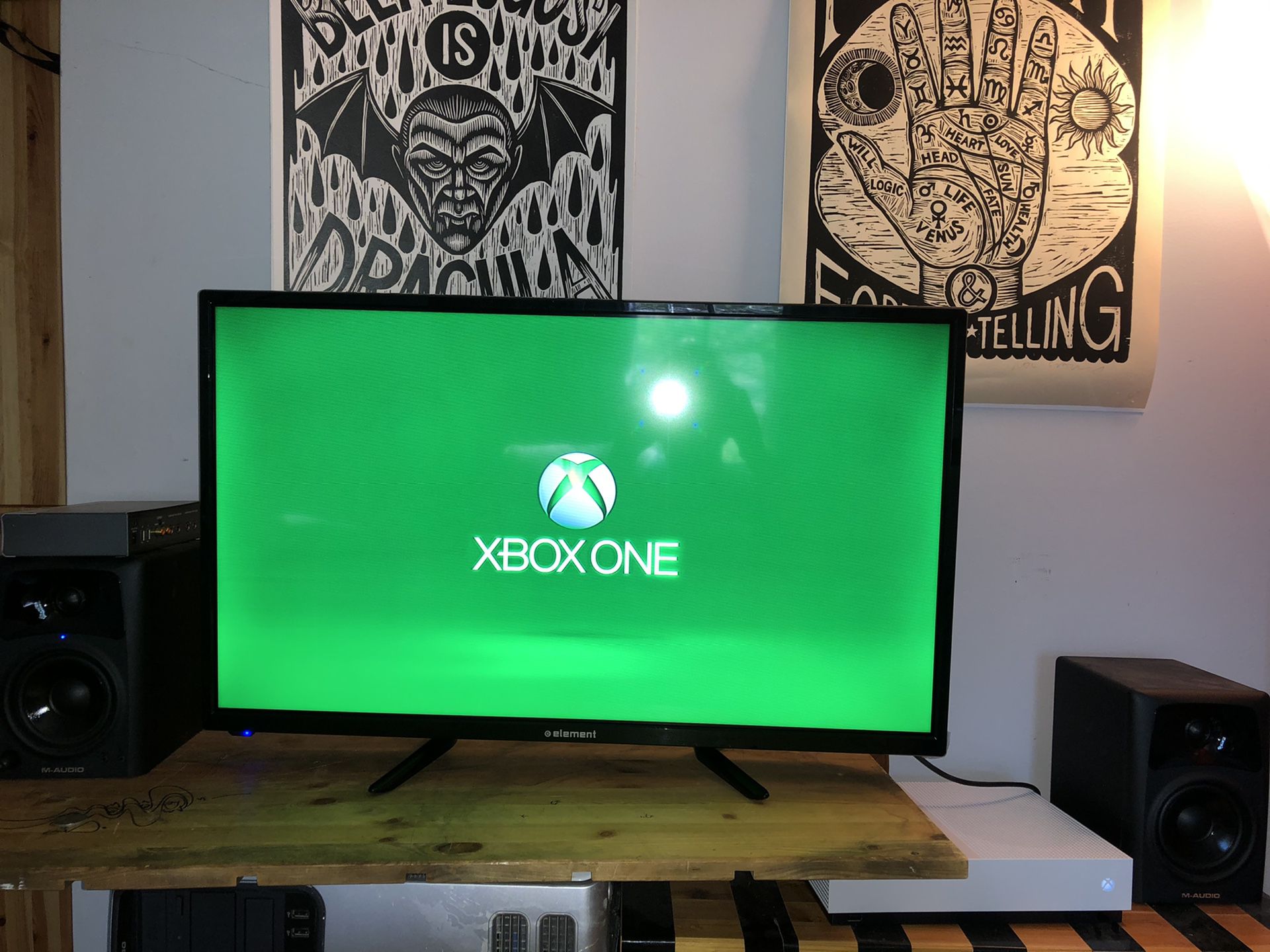 Xbox One 1TB , Element 32’’ Flatscreen TV, M-Audio Dual Speakers