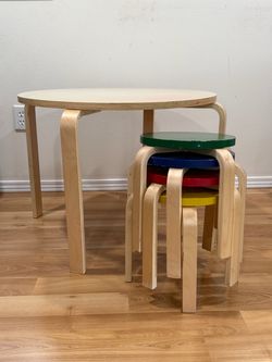 Toddler table + 4 chair