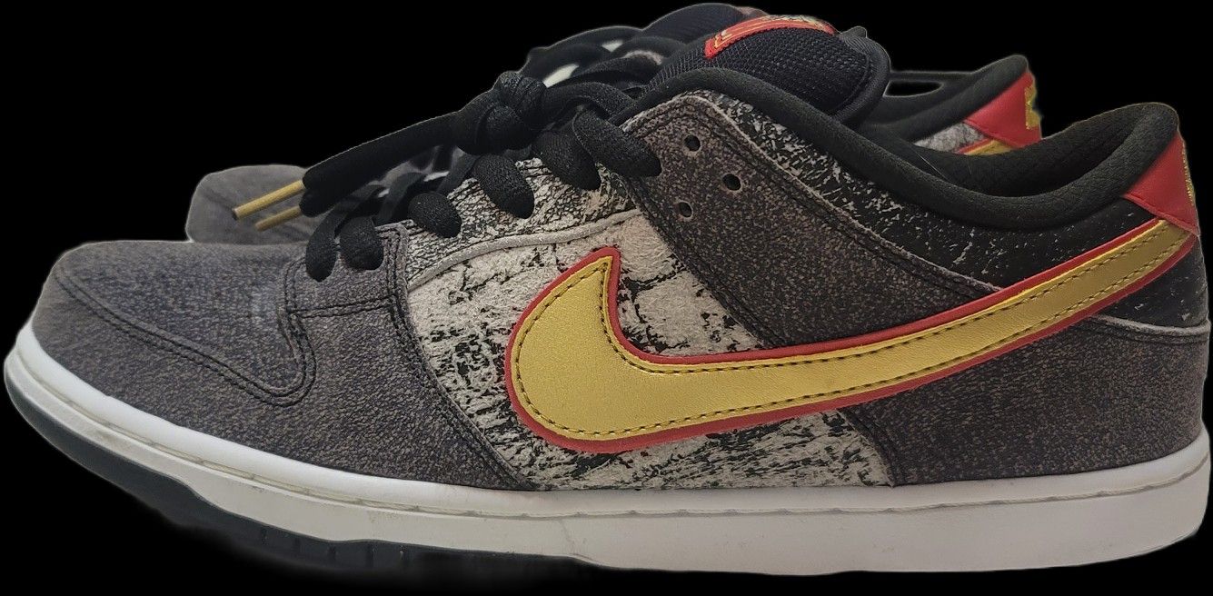 2014
Nike Dunk Low Premium SB QS 'Beijing