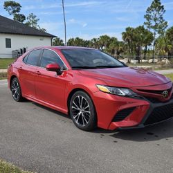 Toyota Camry 2020 se 