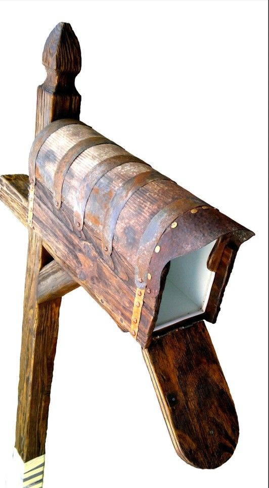 Rustic Mailboxes With Unique Decor