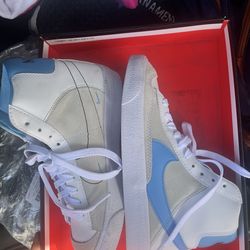 Never Worn Kids Nike High Tops size 4Y