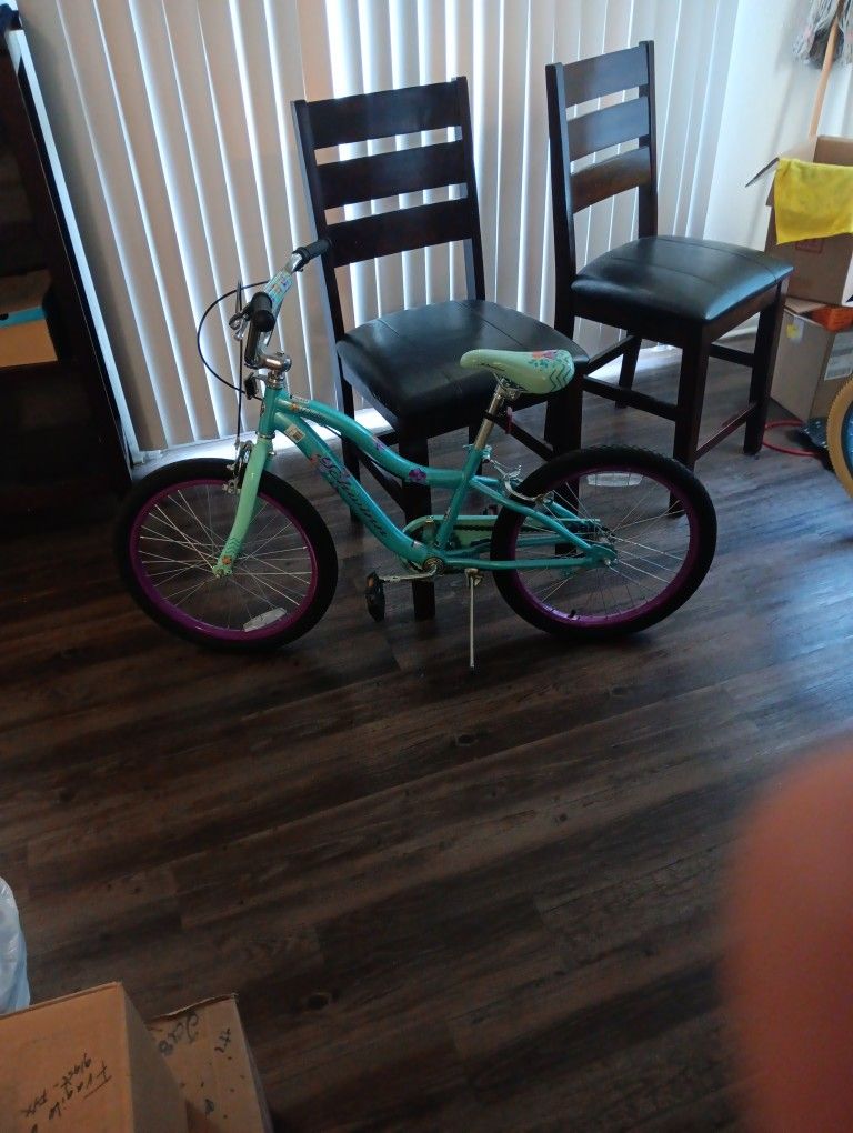 1 / 6
share-icon
Bikes
Kids' Bikes
Schwinn Deelite 20" Kids' Bike - Mint Green
