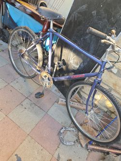 Bicycles for parts ( 4 bike) 3 adults 1 junior