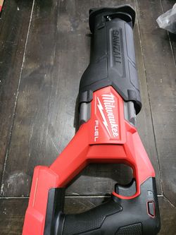 Milwaukee sawzall fuel m18